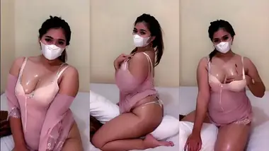 Bokep Indo Miss Zaraa Pamer Goyangan Pantat Jumbo poster