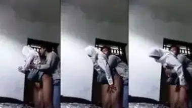 Bokep Lama Pasangan SMA Ngewe di Kamar Takut Ketahuan poster