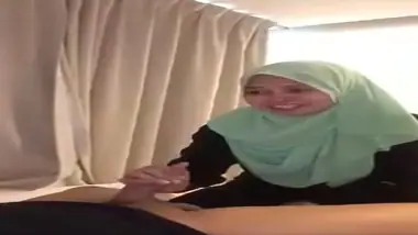 Bokep Skandal Jilbab Sange Minta ML Viral Terbaru poster