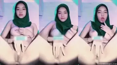 Cewek Cantik Memek Tembem Colmek Nakal Cipok Basah poster