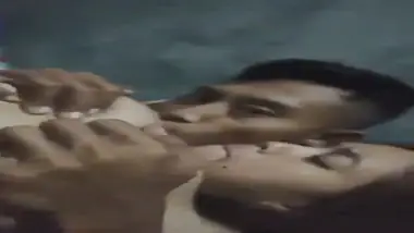 Cewek Lemes Remas Gelang Kuning Sambil Desah Viral HD poster